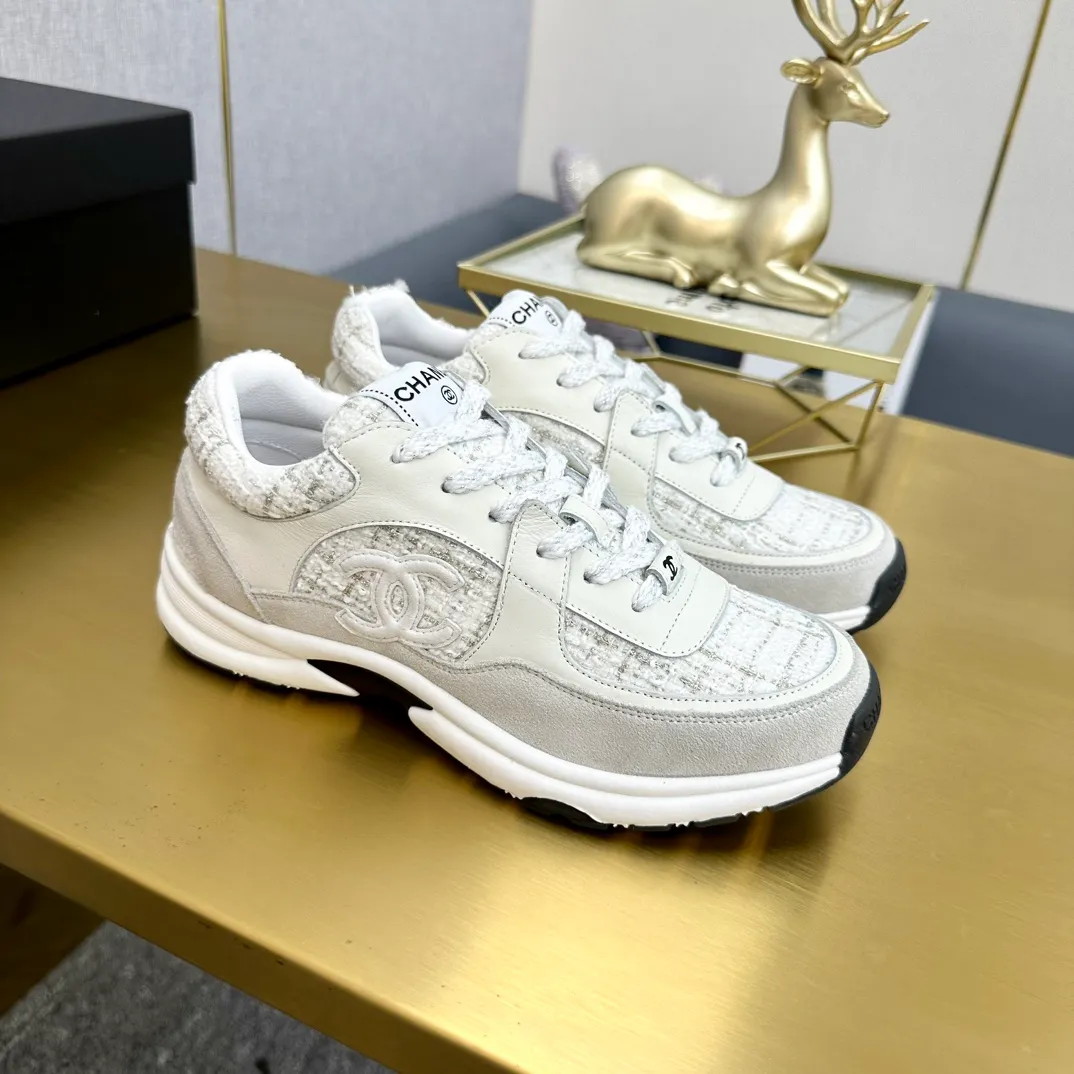 👟👟Ex-factory price 480👟👟 Women's Clothing Women's Shoes Women's Clothing Chanel Chanel - 2023 Counter Top Casual Sports Shoes This classic design; the upper is electro-embroidered with a variety of techniques; the outsole is fashionable and sporty; it is unusual to incorporate a variety of color matching elements... The diversified mix and match is very beautiful and versatile, and can be used for leisure, fashion, sports and outdoor... ꫛꫀꪝ Go➫ Material: ❶The upper is made of: original imported mercerized velvet + double-layer breathable mesh ❷The inner part is made of: the original imported breathable mesh ❸The outsole is based on: original T👟👟factory price U combination outsole. Special counter boutique packaging complete set for women 35–41